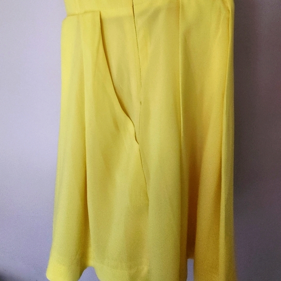 2b bebe Yellow Sundress size M - Picture 2 of 5